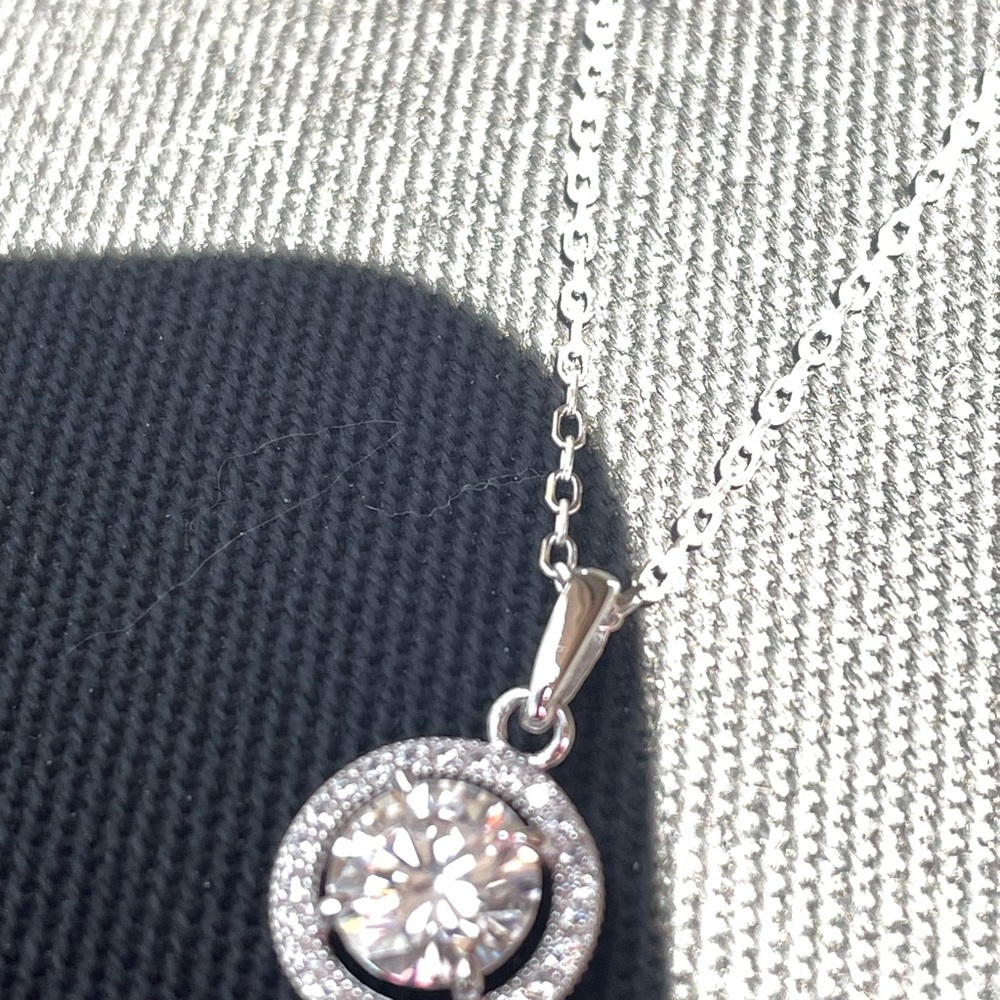 High-end GRA certified 1.0 carat  moissanite halo pendant .925 silver